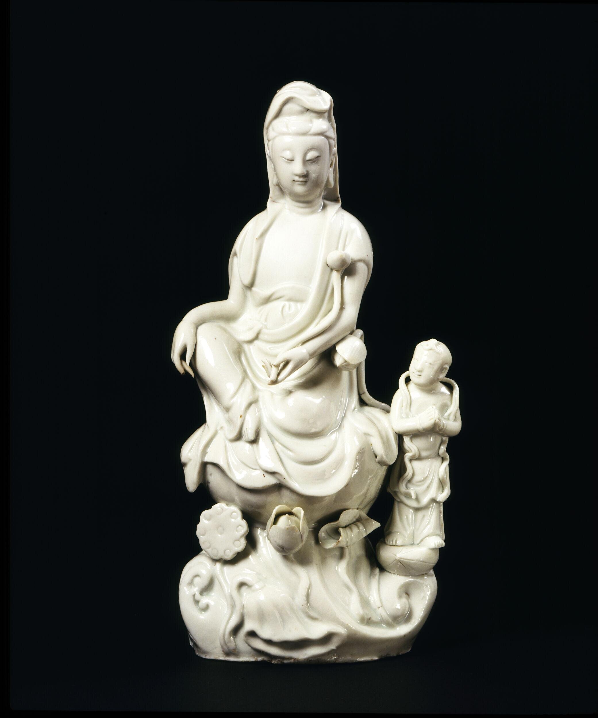Guanyin seated figure attributed to He Chaozong, Dehua white porcelain (Blanc de Chine), c. 1610–1640, V&A C.546-1910