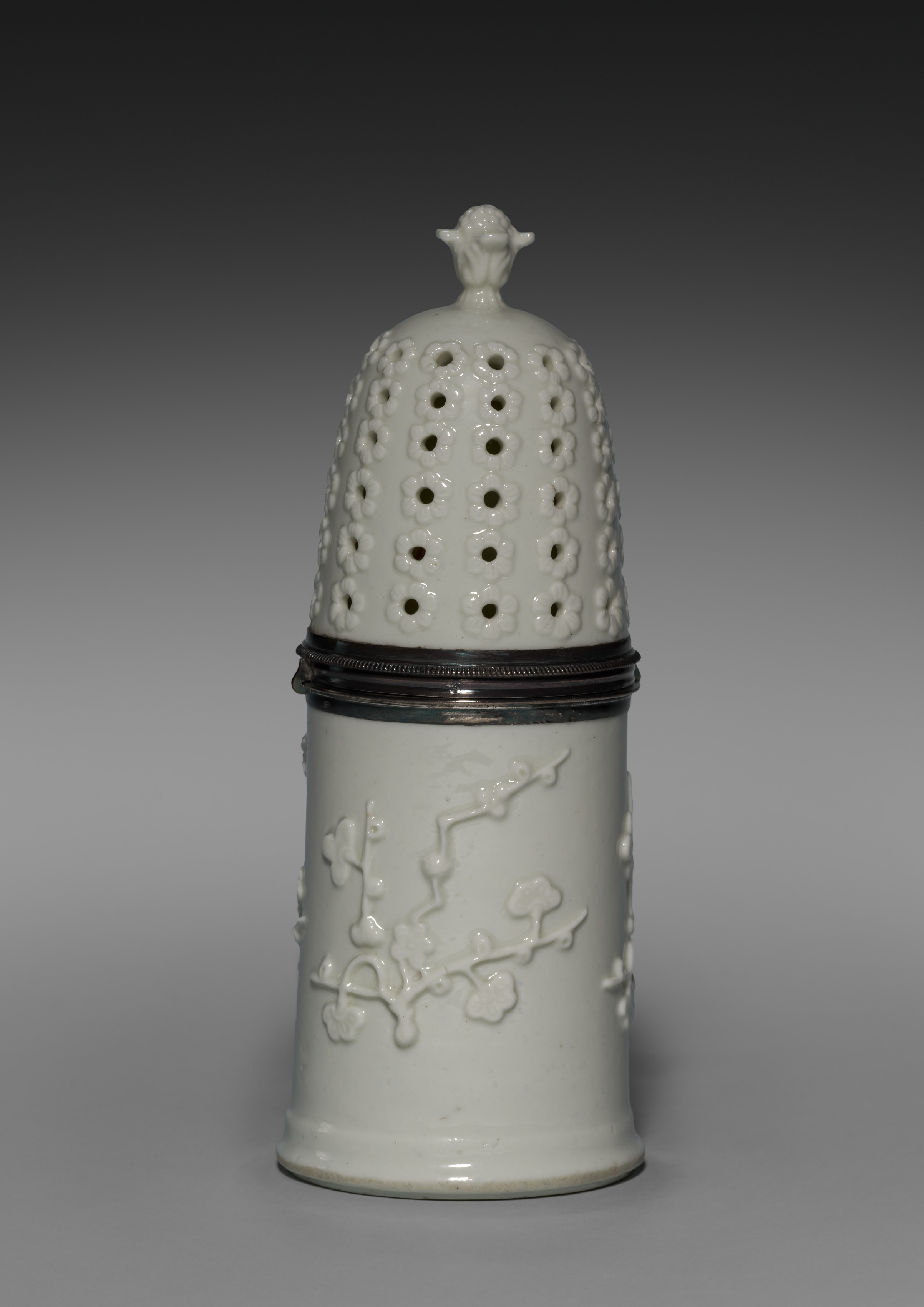 Meissen caster, hard-paste porcelain, c. 1732-1738, Cleveland Museum of Art 1947.177 — Blanc de Chine imitation