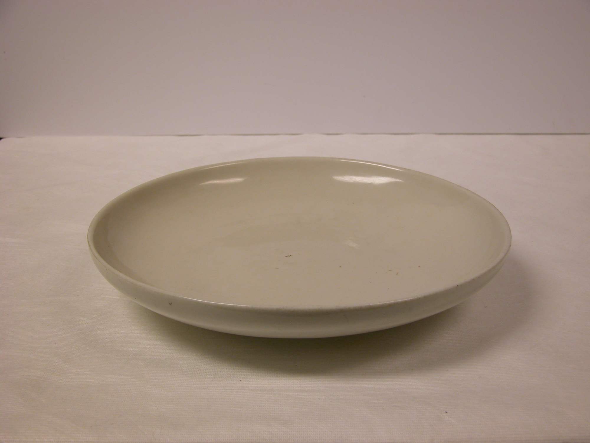 Dehua Blanc de Chine dish, Ming dynasty 17th century, Metropolitan Museum of Art — the Hatcher Cargo yielded 439 bowls and dishes of this type