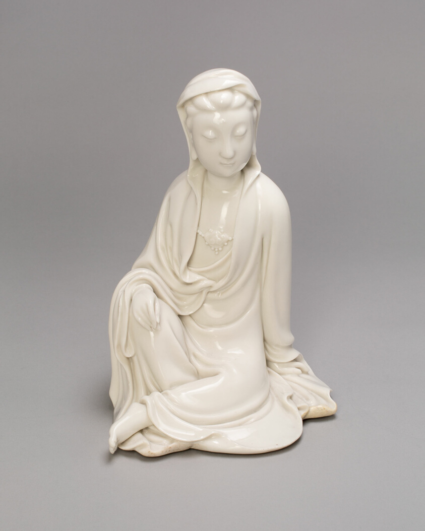 Seated Guanyin, Dehua ware (blanc de chine); porcelain, Qing dynasty (1644–1911), H. 19.8 cm, Art Institute of Chicago, 1924.353, Blanc de Chine