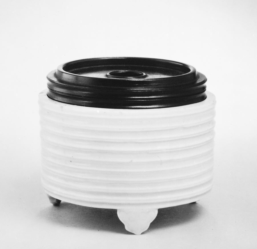 Incense Burner with Strings, Porcelain with ivory glaze (Dehua ware), 17th–18th century, The Metropolitan Museum of Art, 1974.356.91, Blanc de Chine