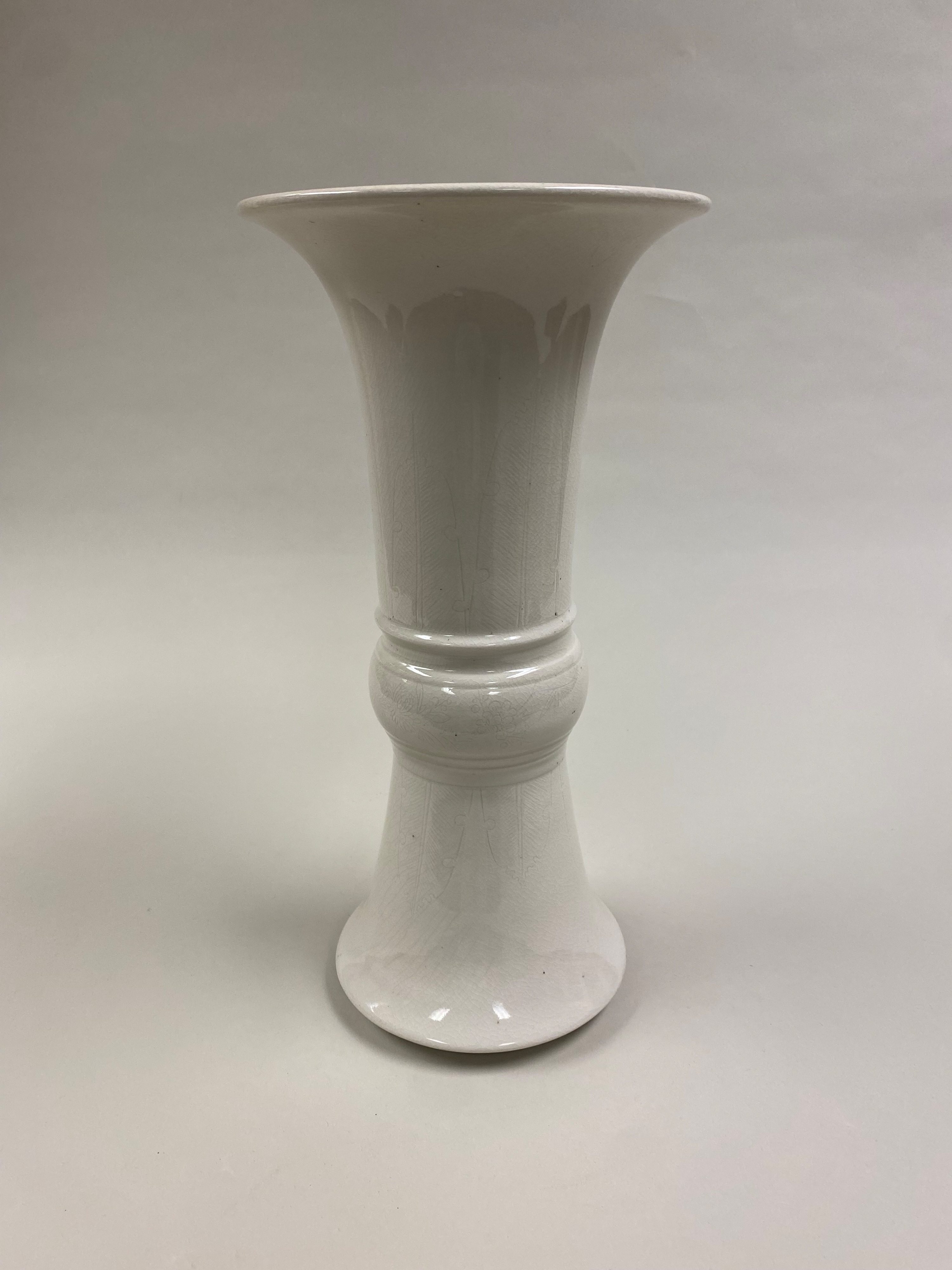 Gu-Shaped Vase, White porcelain with incised decoration (Dehua ware), 18th century, H. 39.4 cm, The Metropolitan Museum of Art, 29.100.250, Blanc de Chine